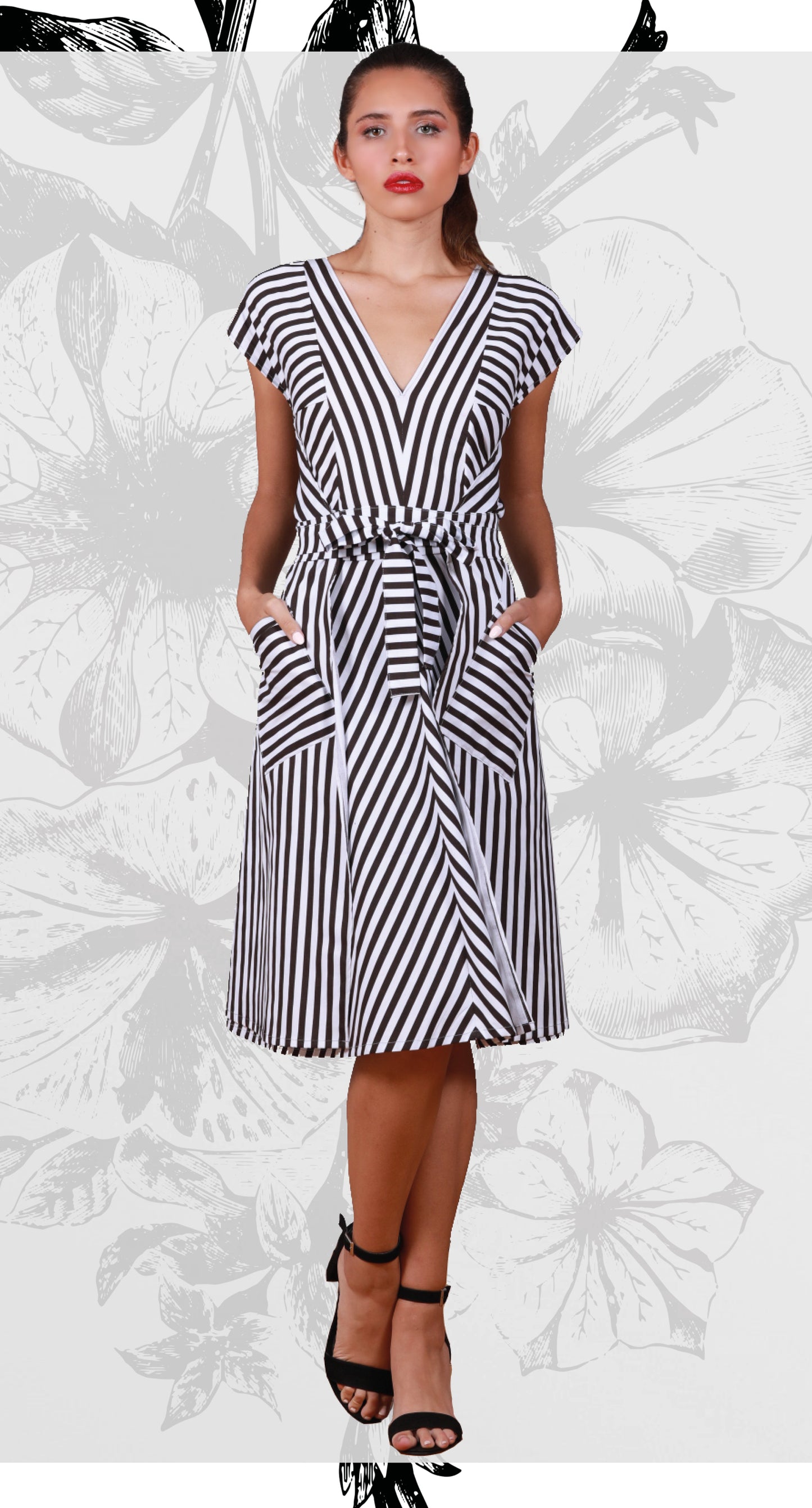 Vestido Envolvente, dos frentes, rayas negras con blanco.